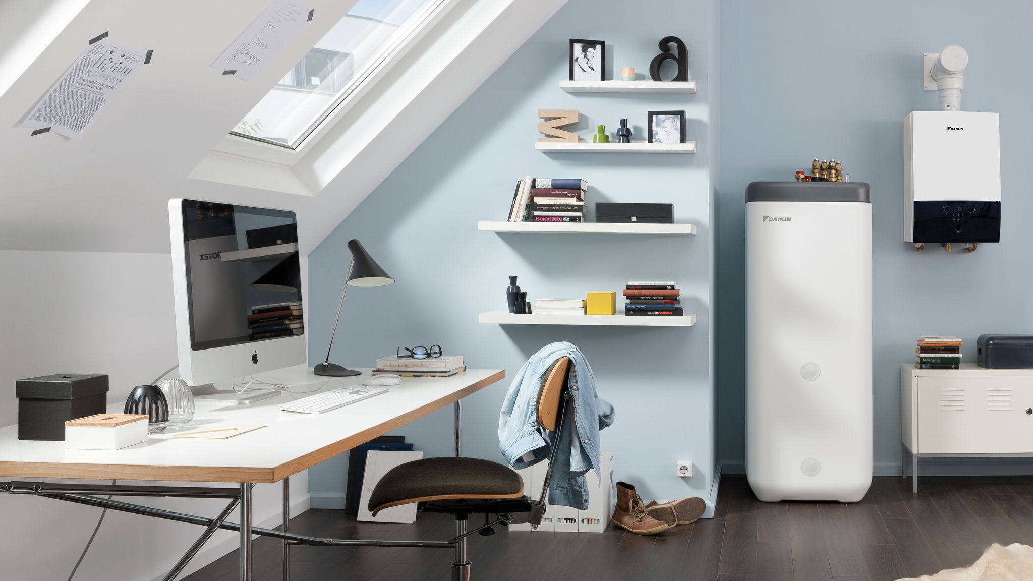 Rezervor de apă caldă Daikin integrat într-o cameră de cămin