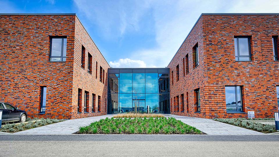 Exteriorul clădirilor comerciale